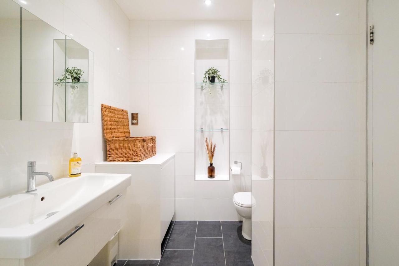 Lovely 2 Bed Flat In Canal Side Gated Development Leilighet London Eksteriør bilde