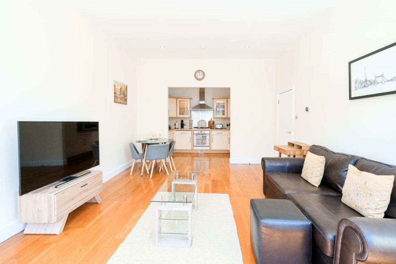 Lovely 2 Bed Flat In Canal Side Gated Development Leilighet London Eksteriør bilde
