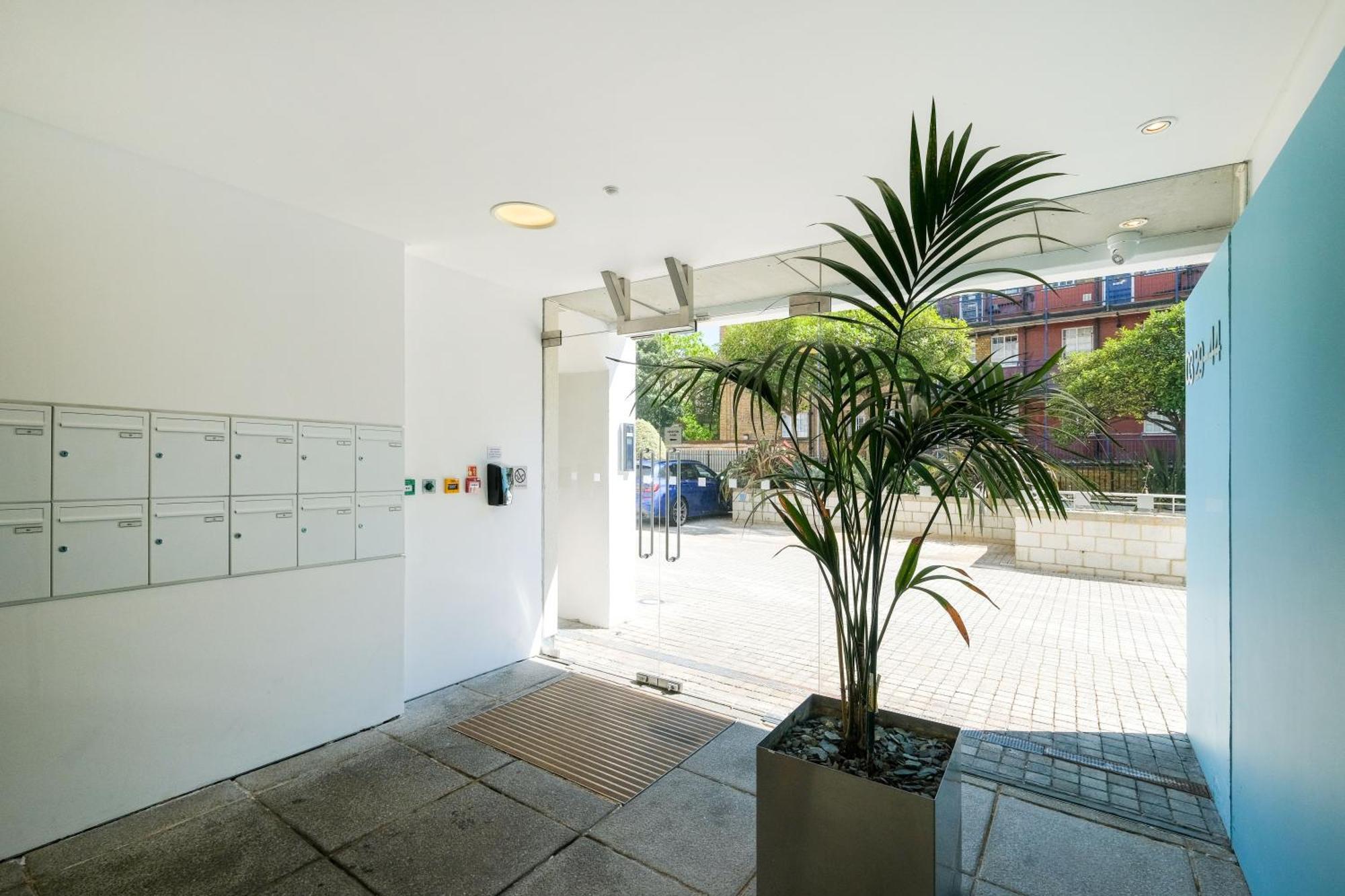 Lovely 2 Bed Flat In Canal Side Gated Development Leilighet London Eksteriør bilde